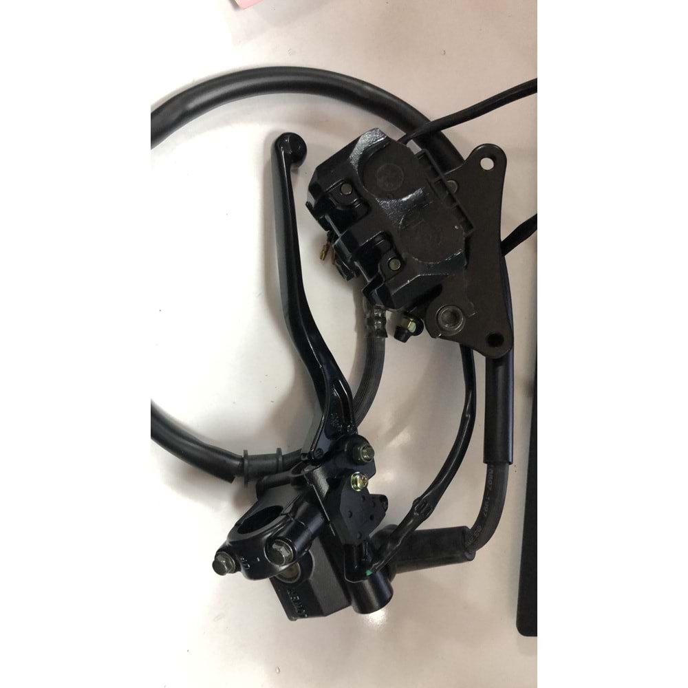ÖN FREN MERKEZİ ALT ÜST KOMPLRE BALATA DAHİL CBF 150 CB 125E OEM